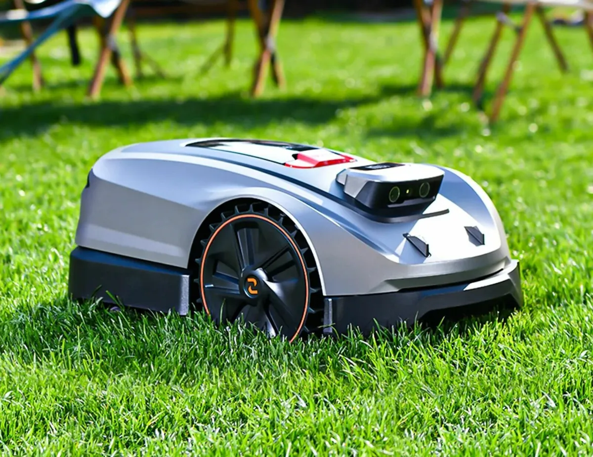 Sunseeker Elite Wireless Robotic Mowers - Image 2