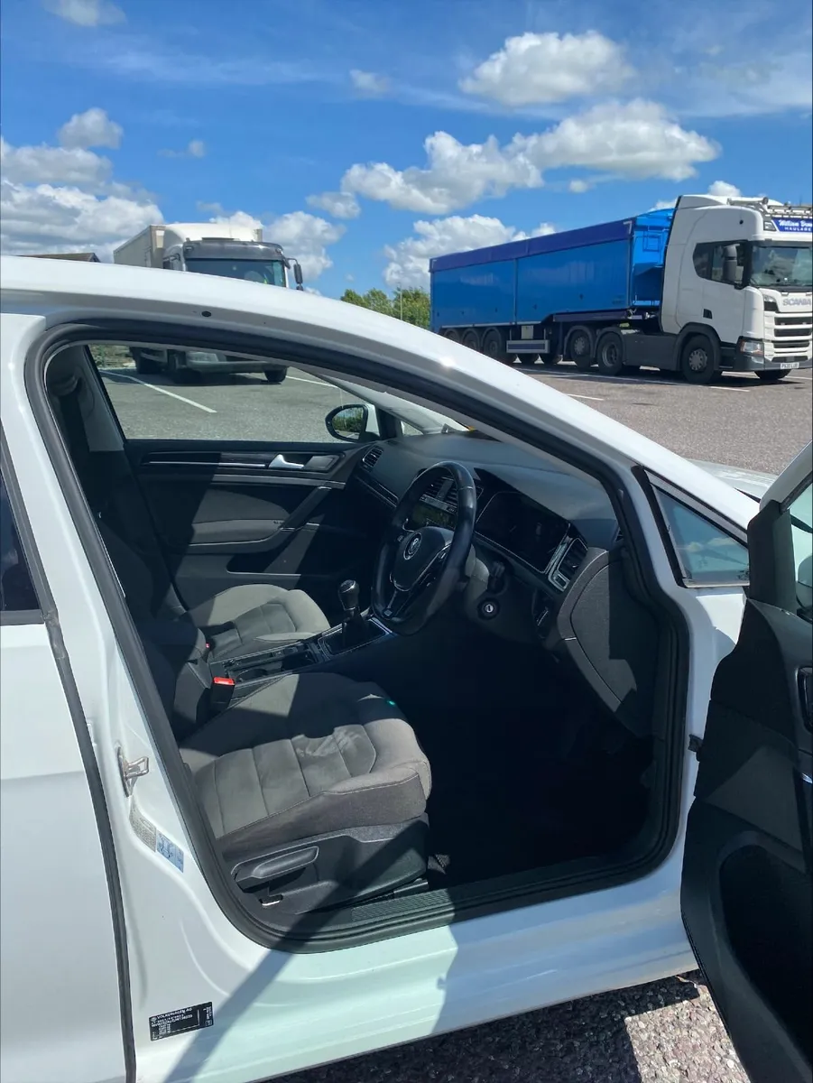 Volkswagen Golf 2018 HL 1.6TDI 115HP - Image 3