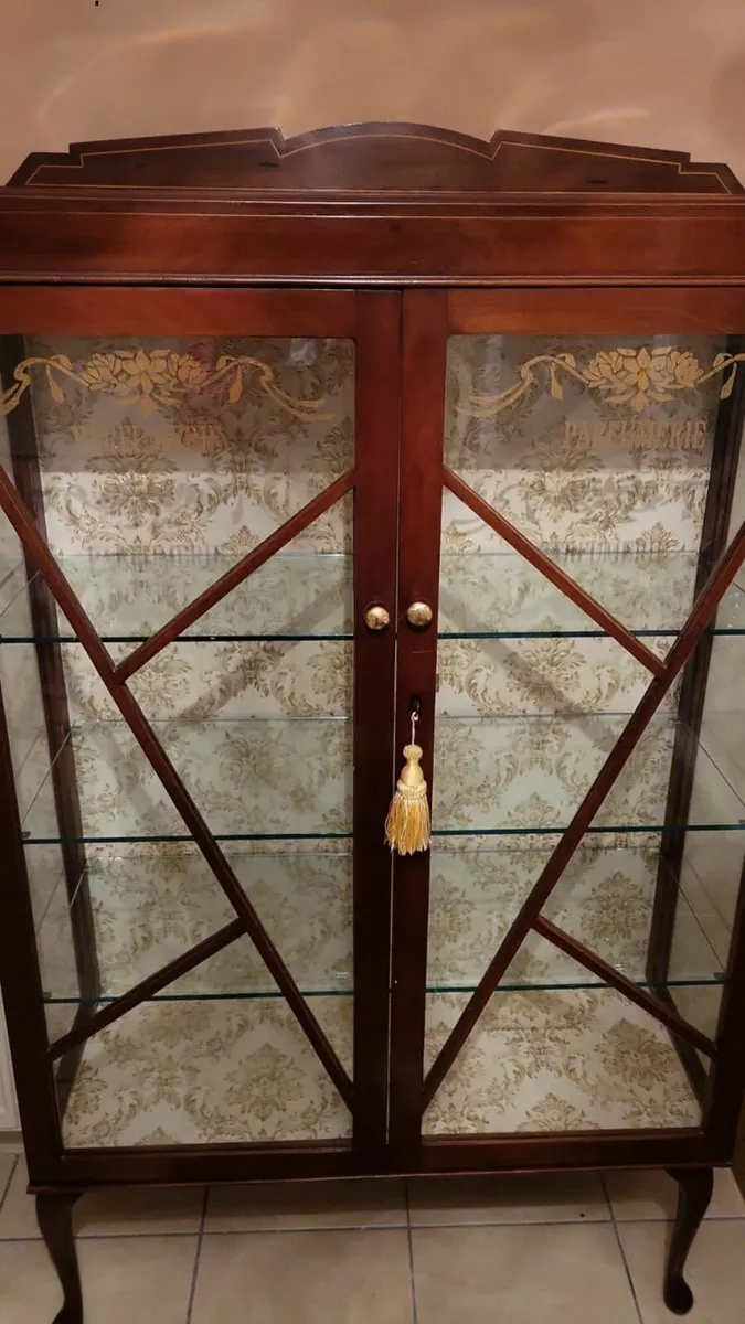 Early 1900s mahogany display cabinet - Image 1