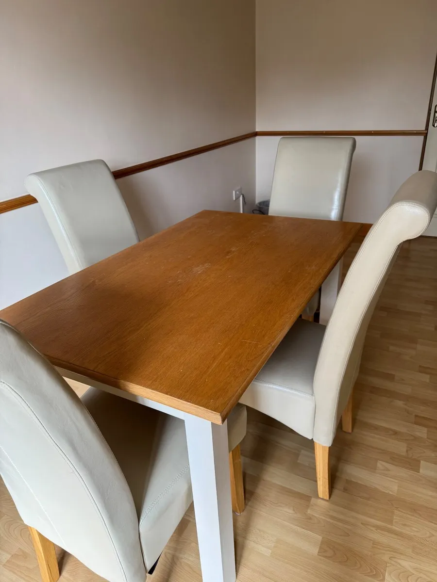 Table & 4 chairs - Image 1