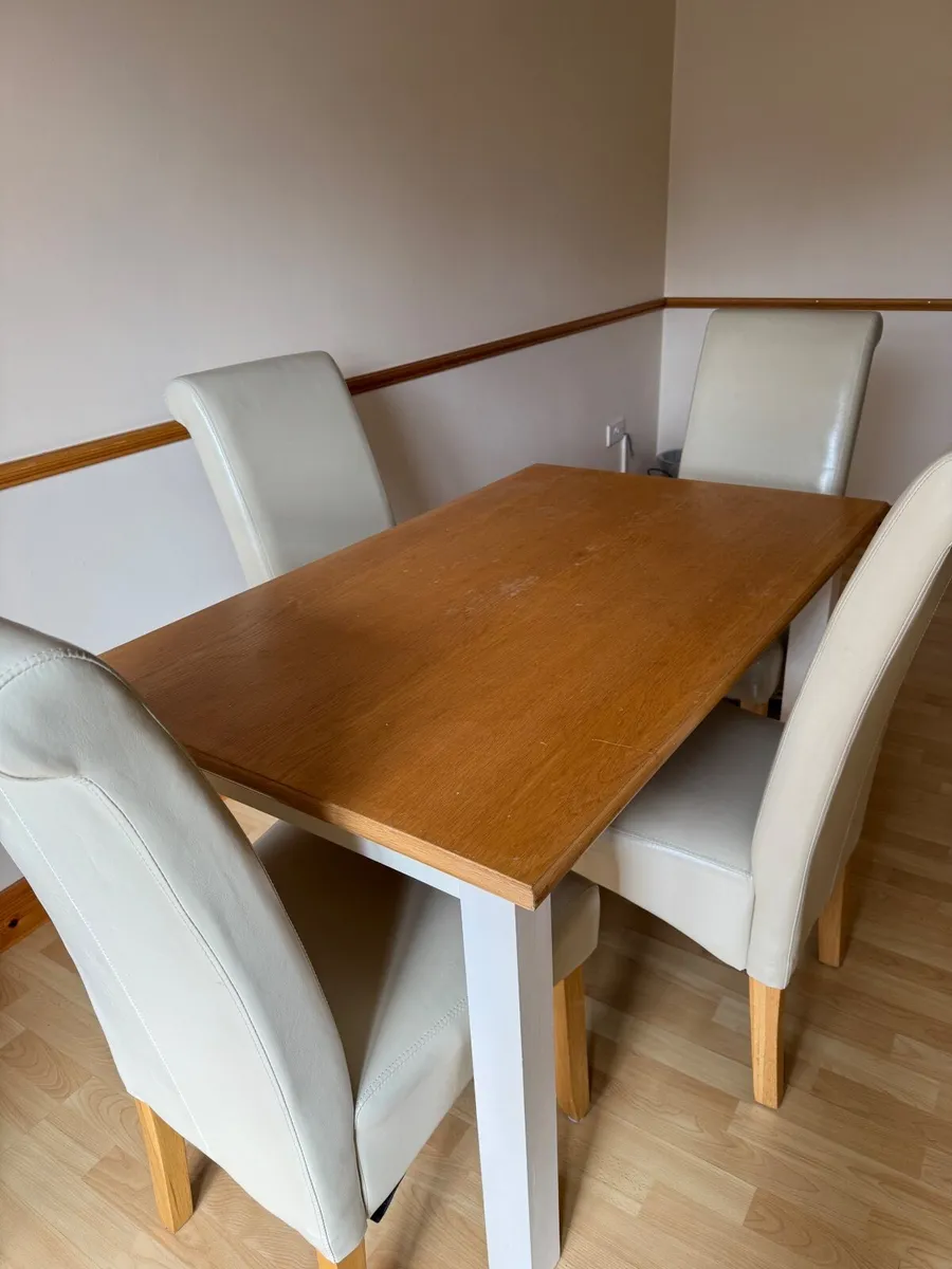 Table & 4 chairs - Image 2