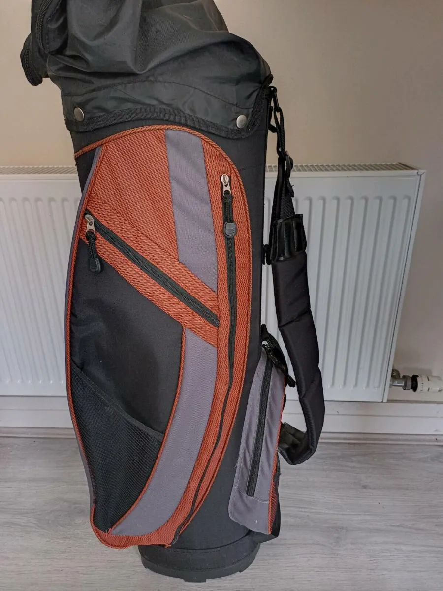 Wilson golf bag. - Image 3