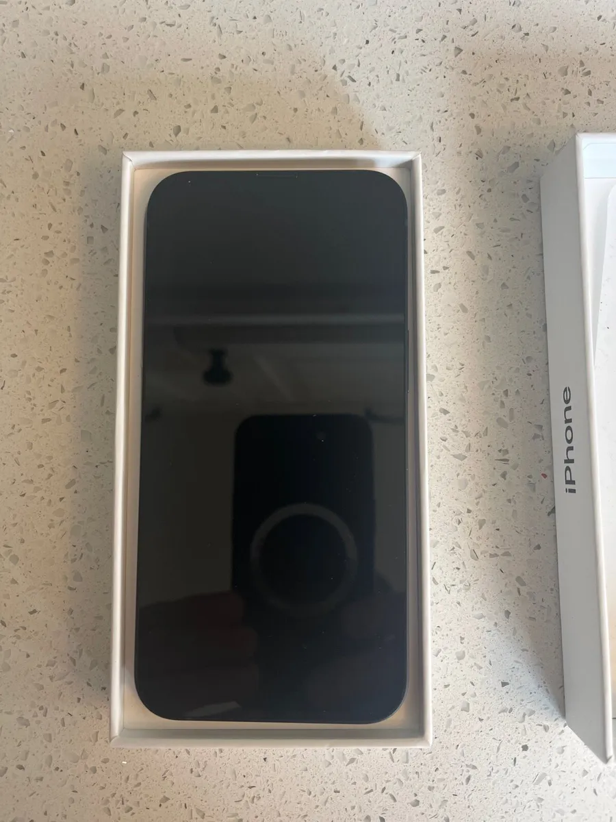 iPhone 13 - Image 1