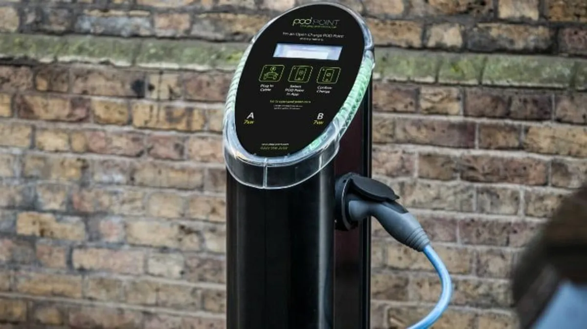 Car charger Commercial Charging - Twin Charger - Image 2