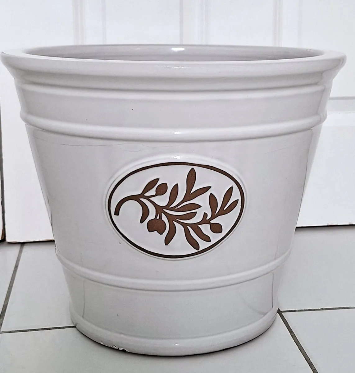 New Ceramic Outdoor Planter White / Large - Image 1