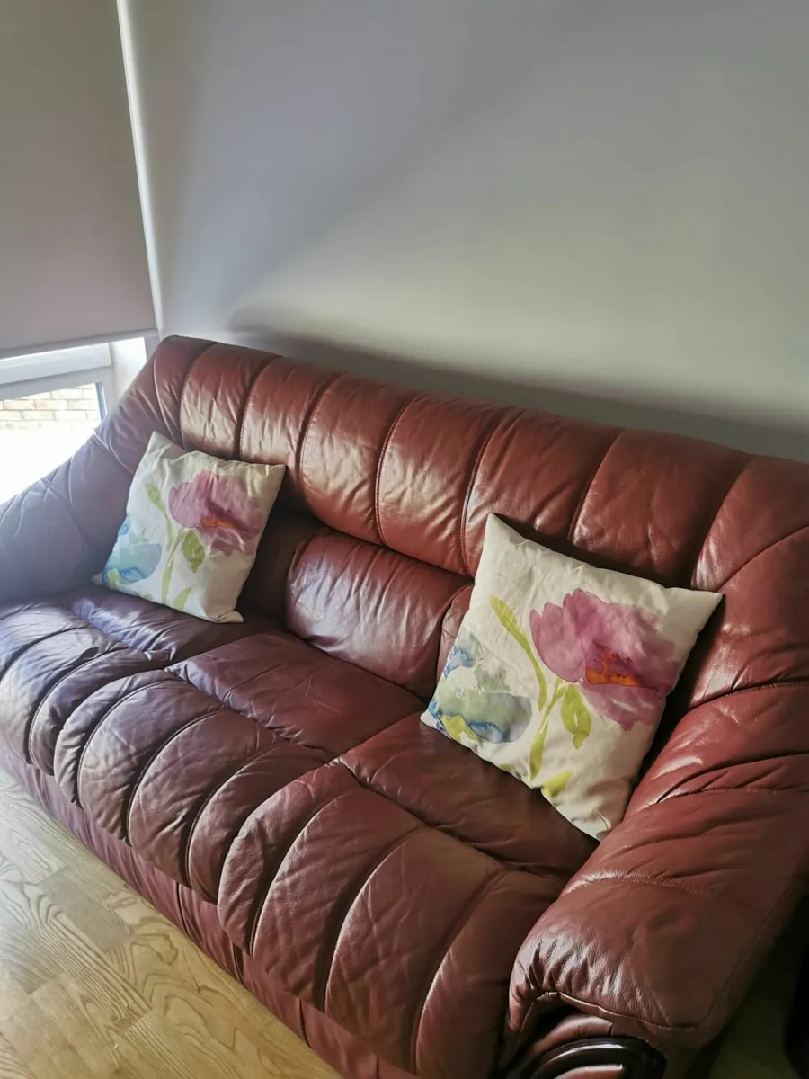 Sofa and Recliner Armchairs - Image 1