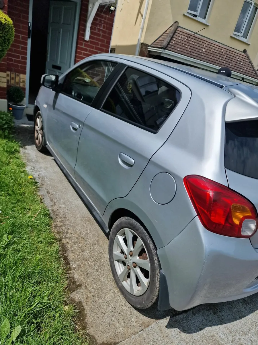 Mitsubishi Space Star 2013 - Image 2