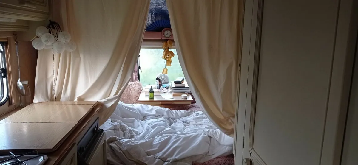 Caravan - Image 2