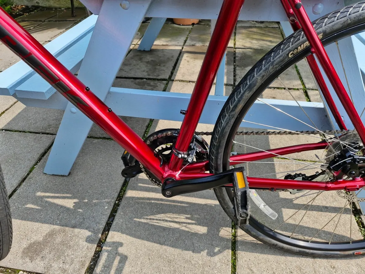 Trek FX1 Gen 3 hybrid bike in very good condition - Image 2