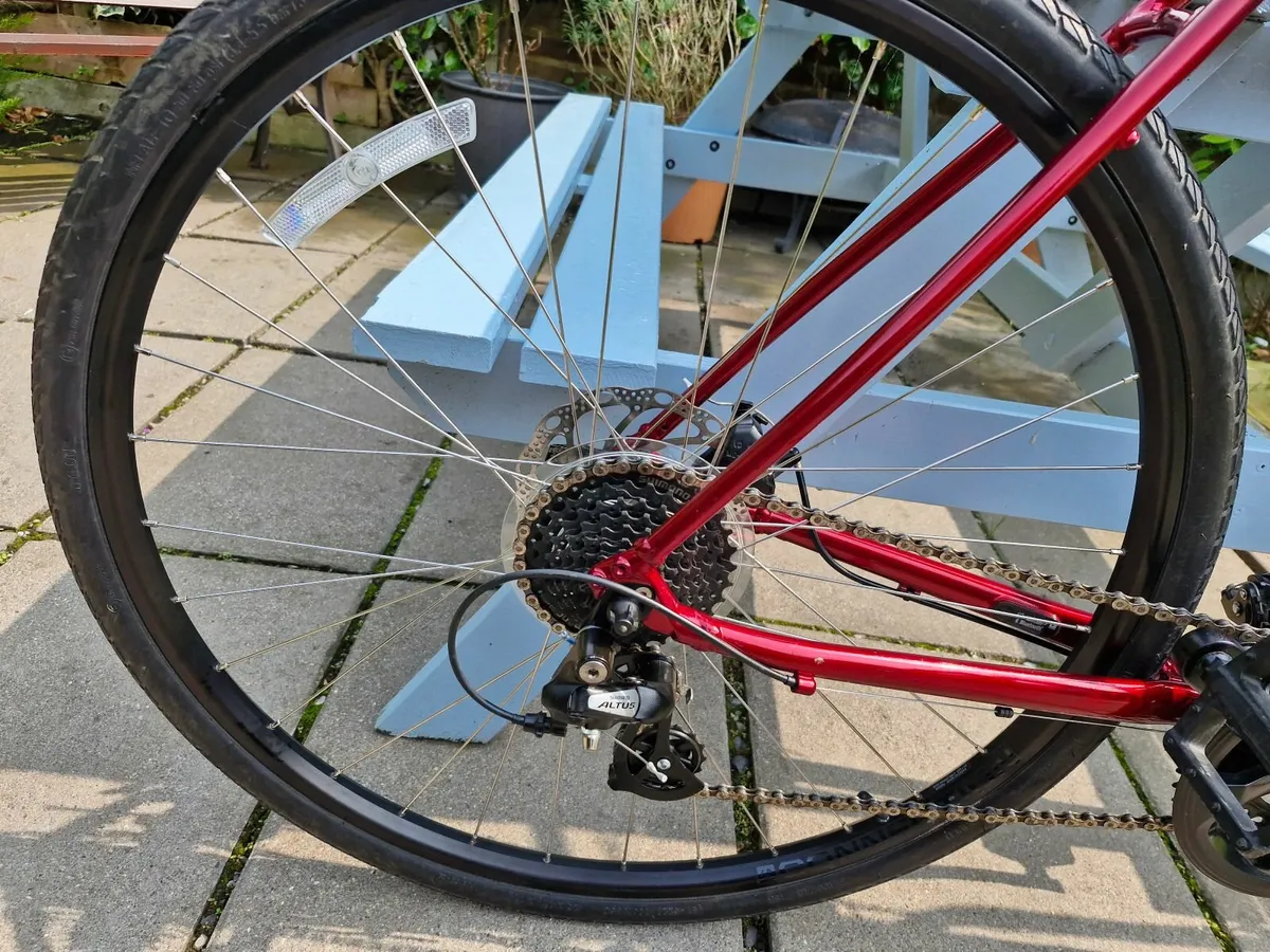 Trek FX1 Gen 3 hybrid bike in very good condition - Image 4