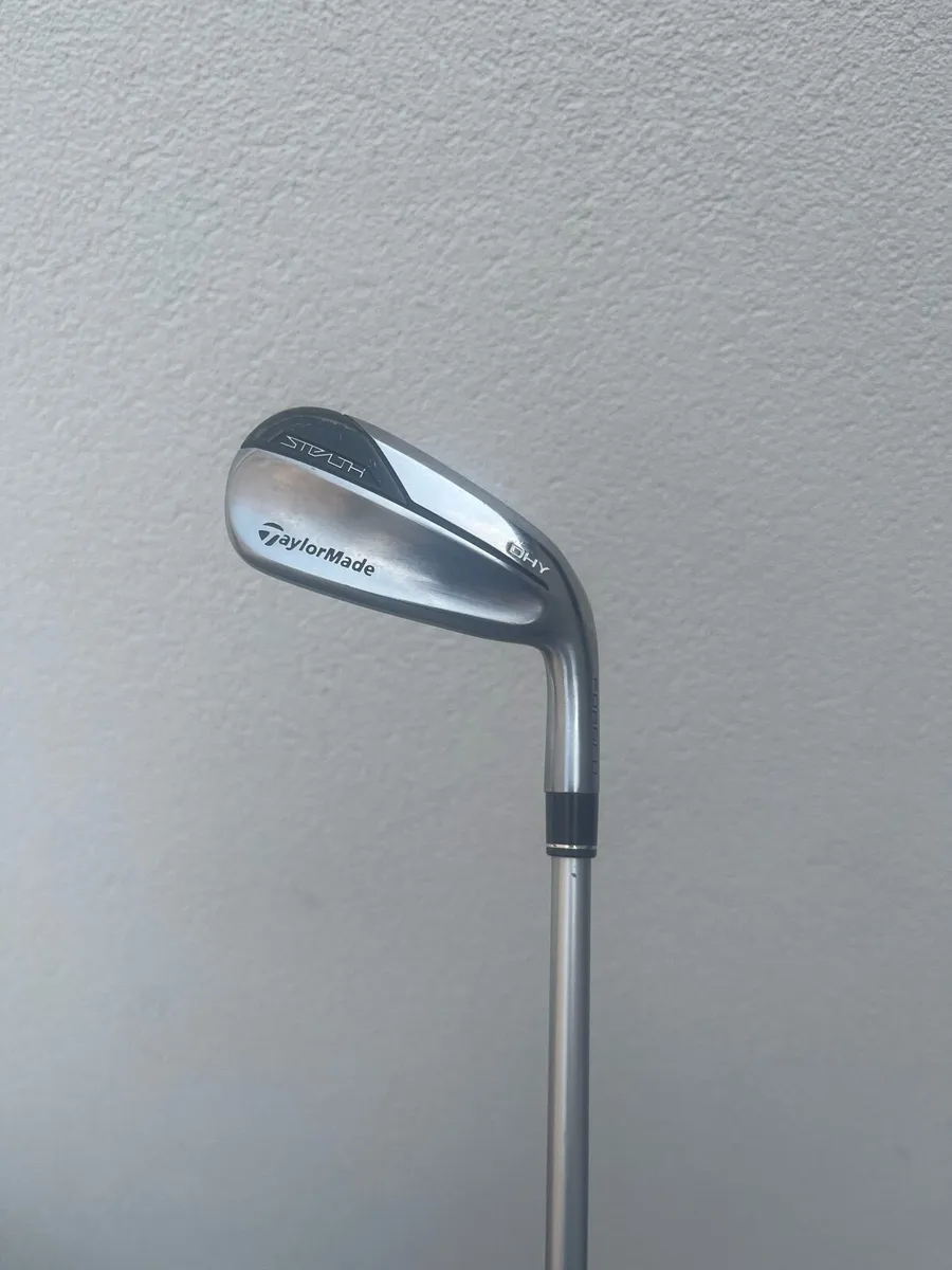 TaylorMade Stealth DHY 4 iron - Image 1