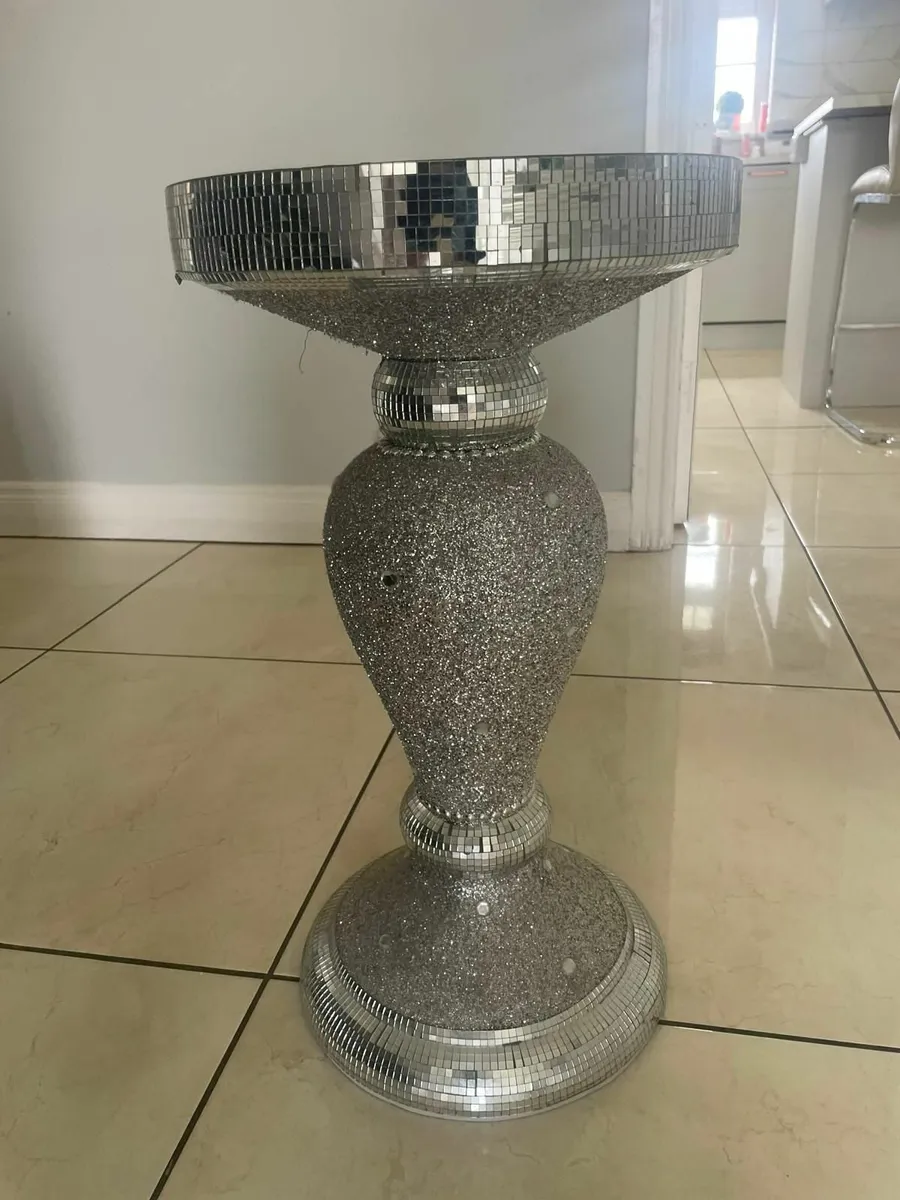 Beautiful crystal mirrored pedestal - Image 2