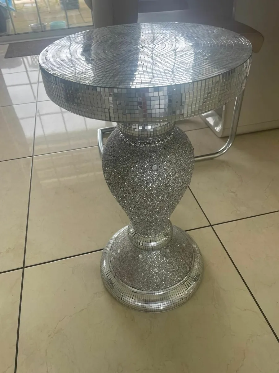 Beautiful crystal mirrored pedestal - Image 4