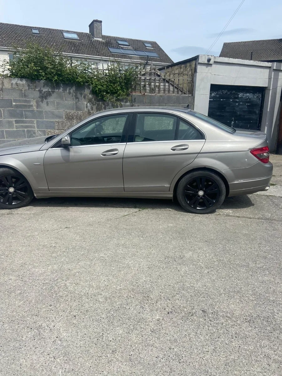 Mercedes C200 - Image 2