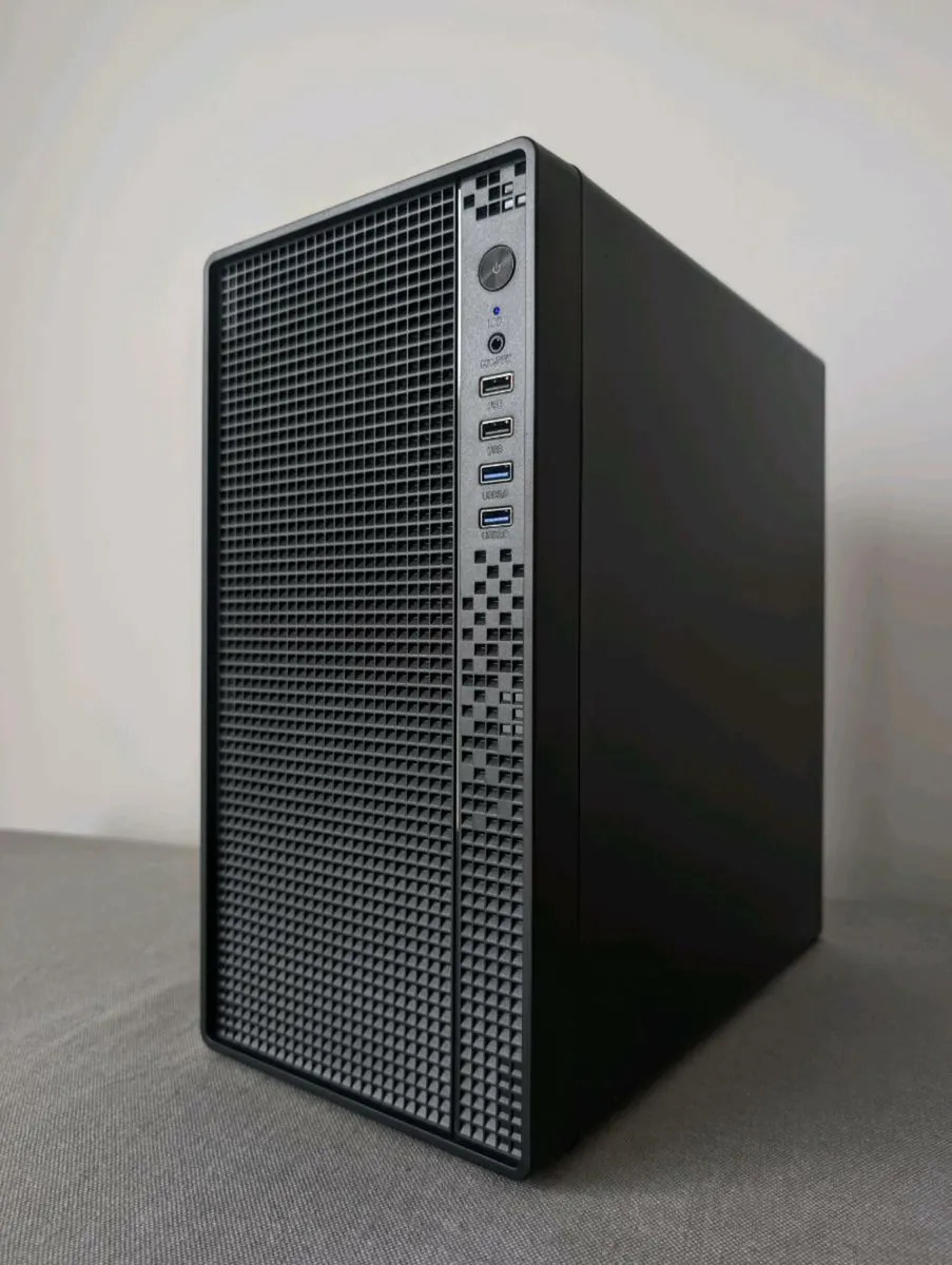 Intel Core 12th Gen i7-12700 Workstation PC - Image 1