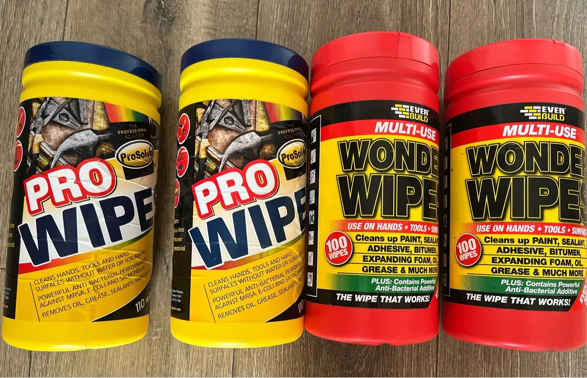 4 tubes of New wipes - Image 4