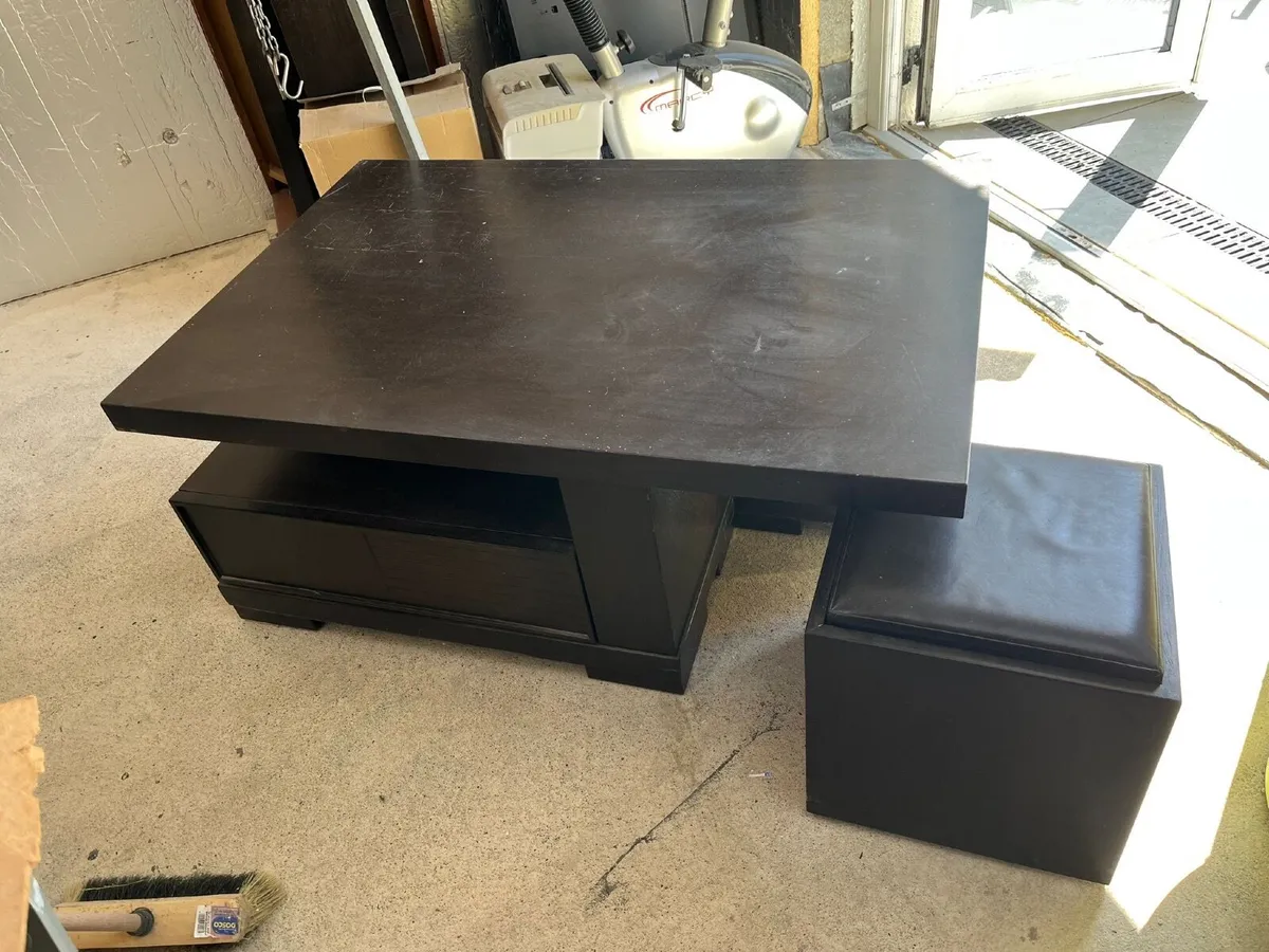 Large coffee table - Image 1