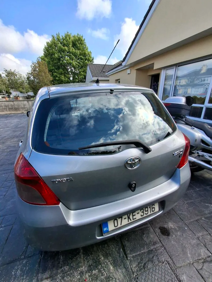 TOYATO YARIS - Image 3