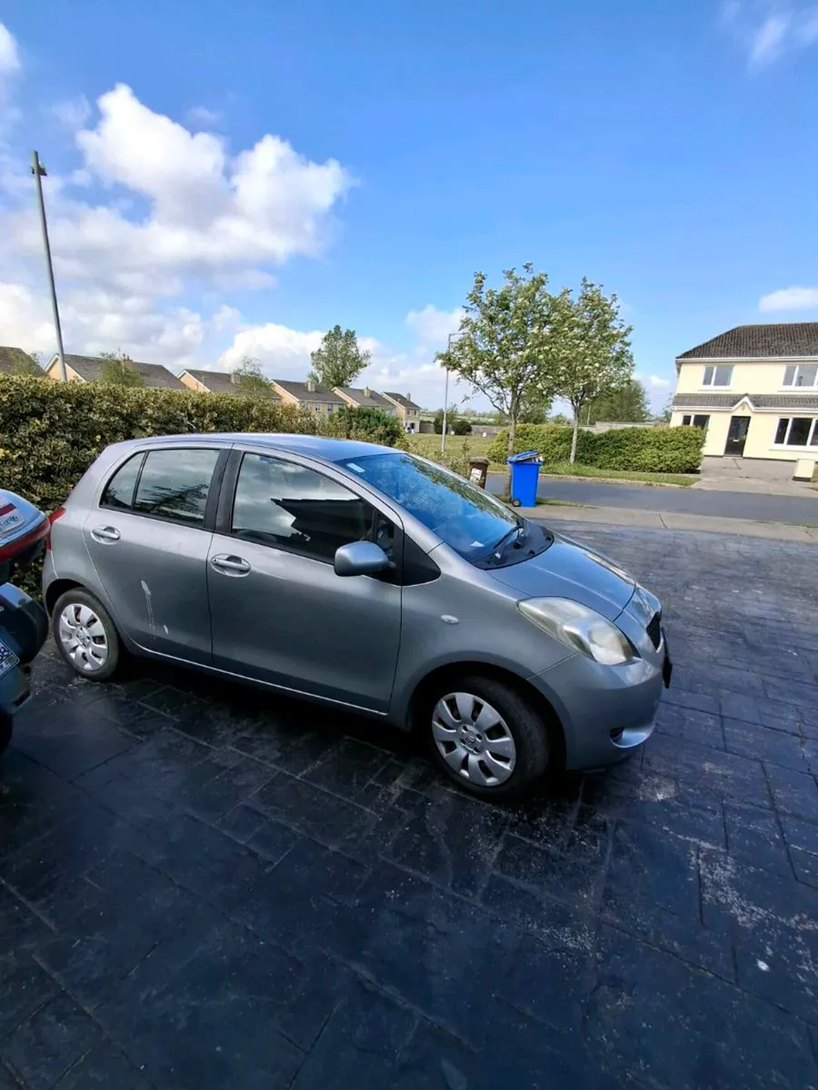 TOYATO YARIS - Image 4