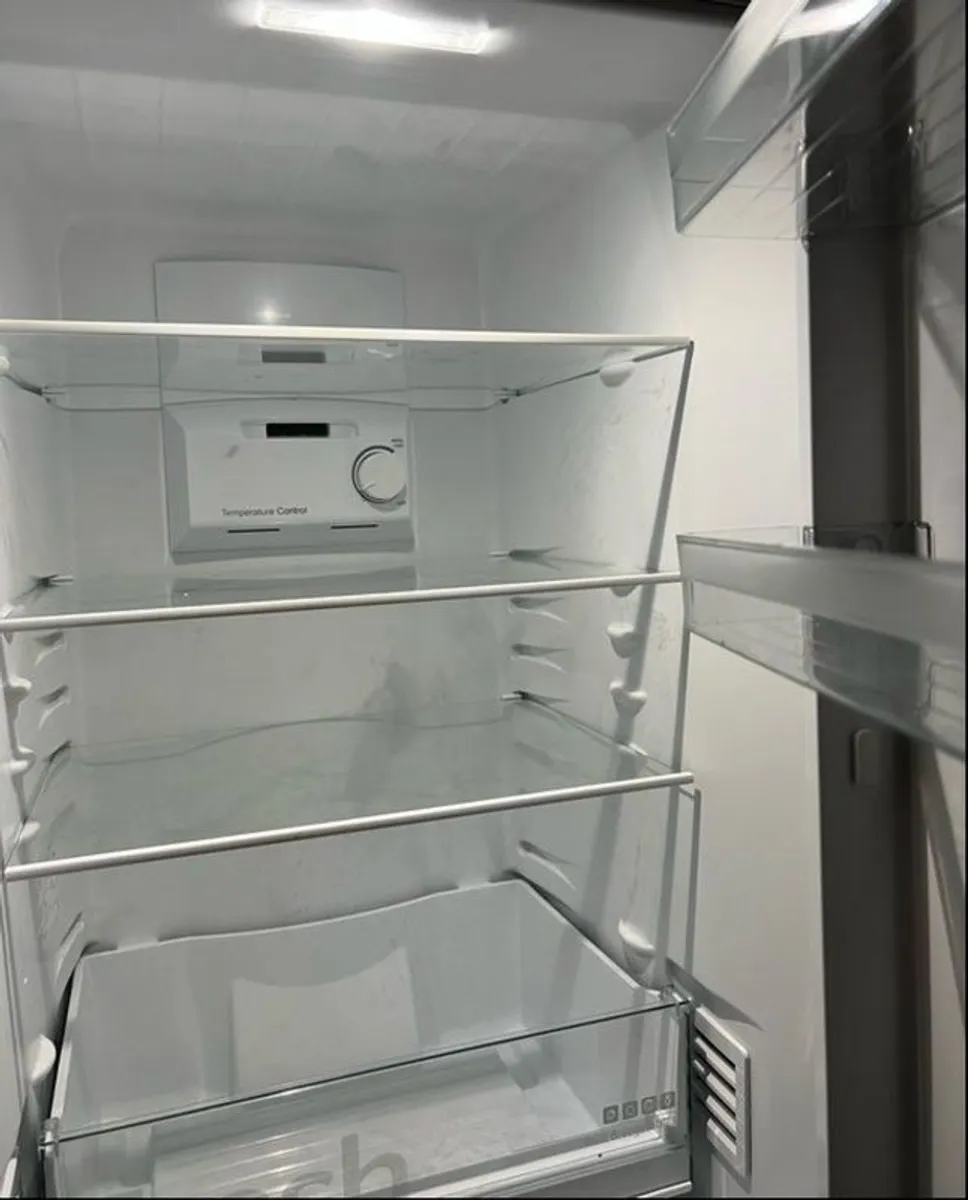 Siemens Stainless Steel Fridge Freezer - Image 3