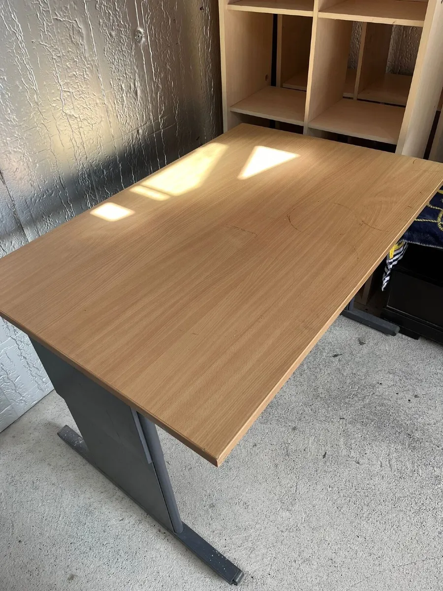 Office desk - Image 1