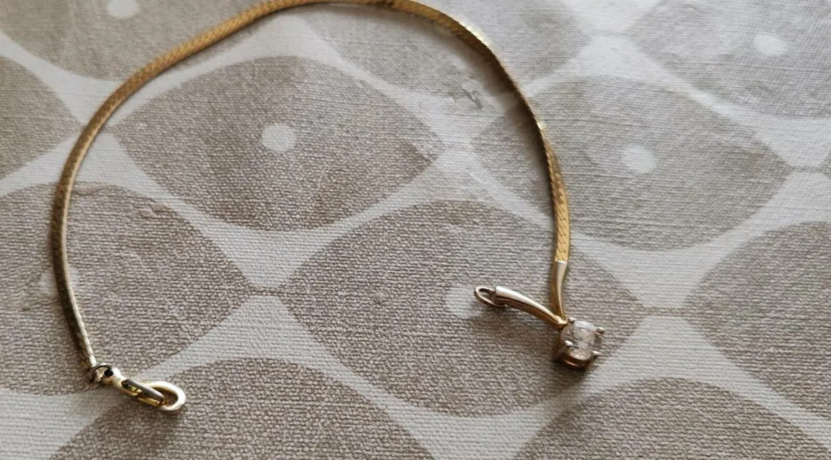 Retro gold tone bracelet - Image 4