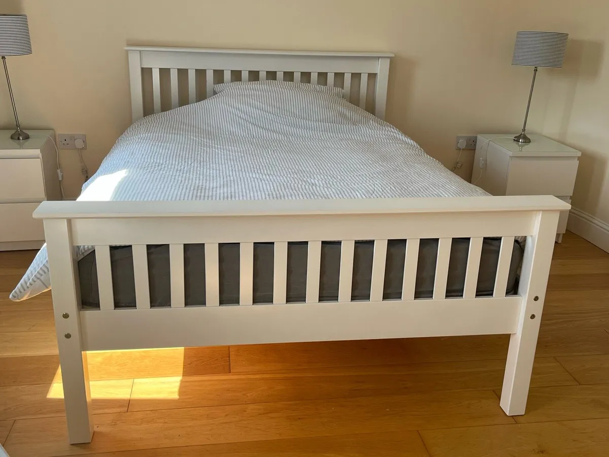Double bed - Image 1