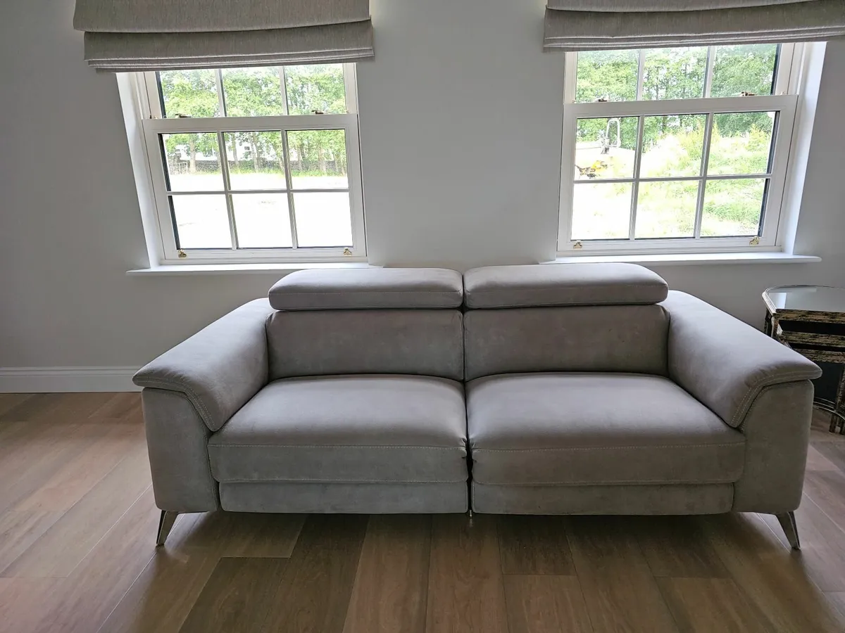 Couch - Image 2