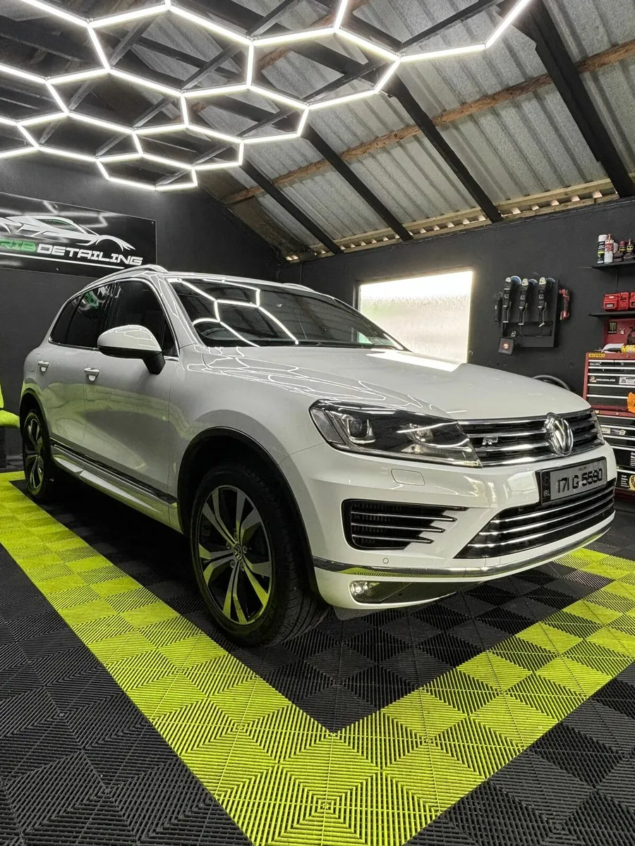 Volkswagen Touareg - Image 1
