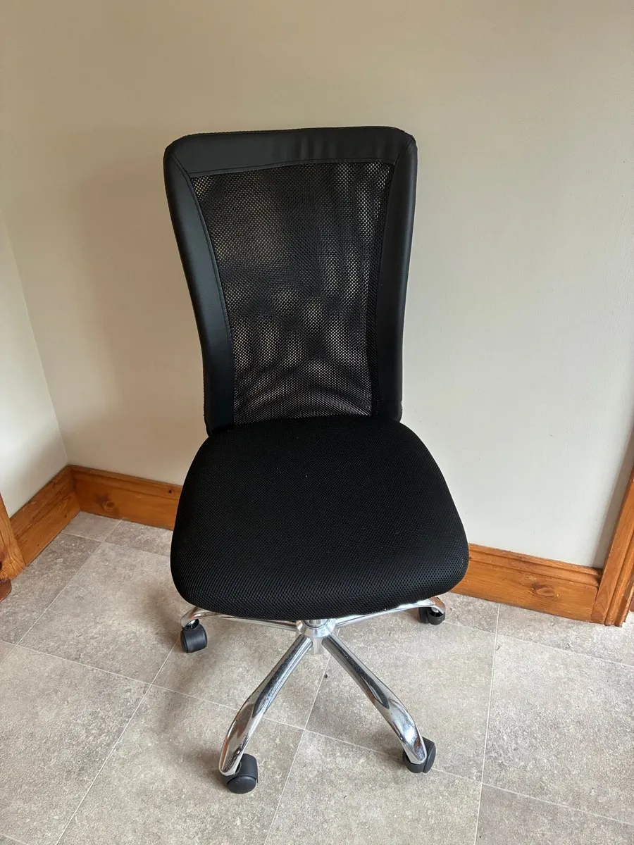 Office Chairs near new - Image 1