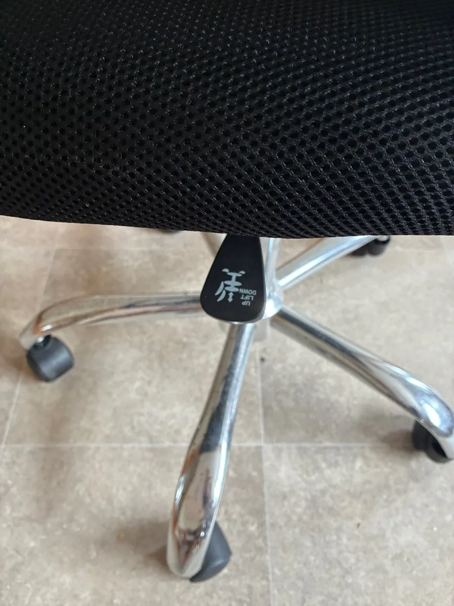 Office Chairs near new - Image 3