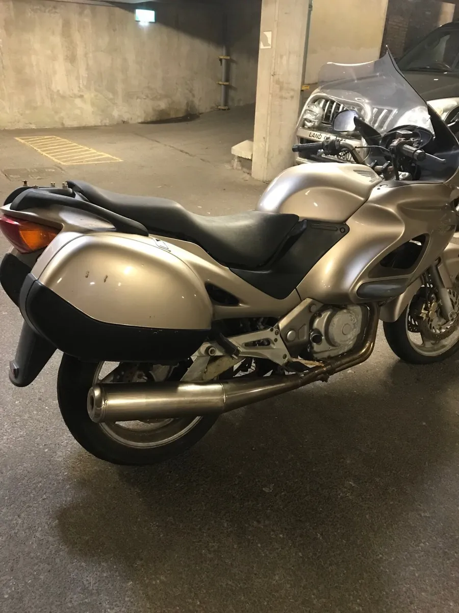 2001 Honda deauville - Image 4