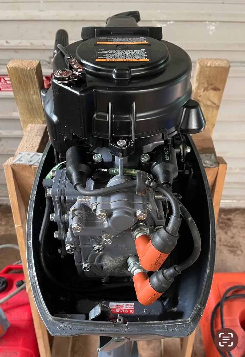 Yamaha 9.9 HP Two Stroke Long Shaft Outboard - Image 2
