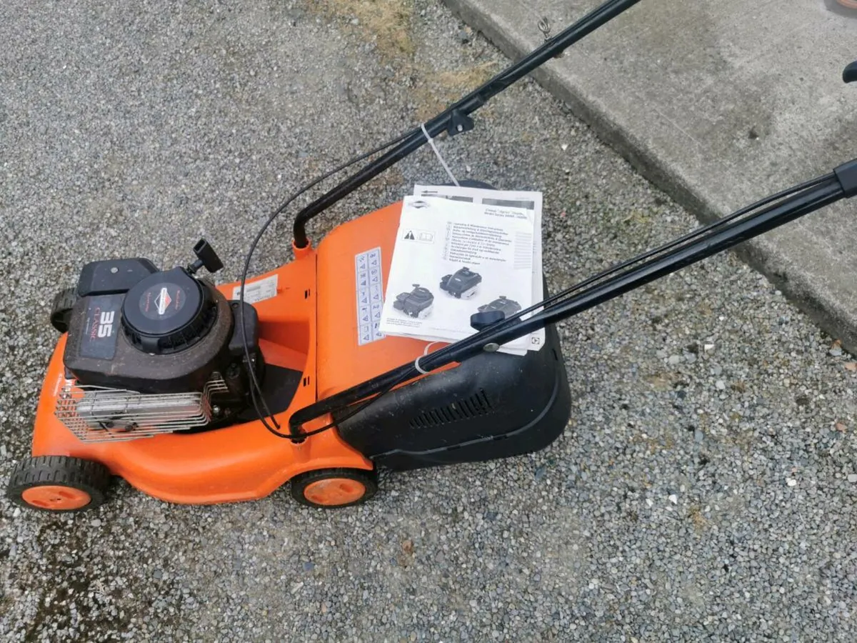 Petrol lawnmower - Image 2