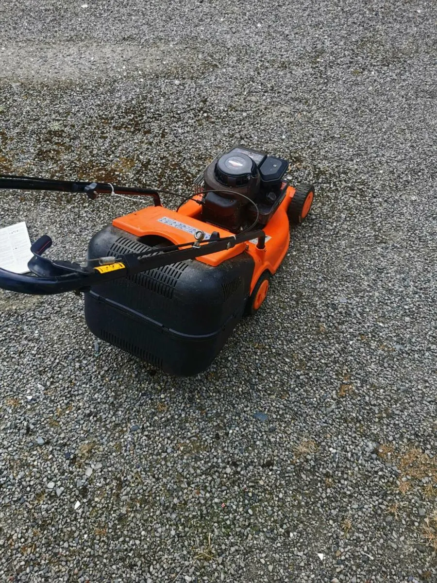 Petrol lawnmower - Image 3