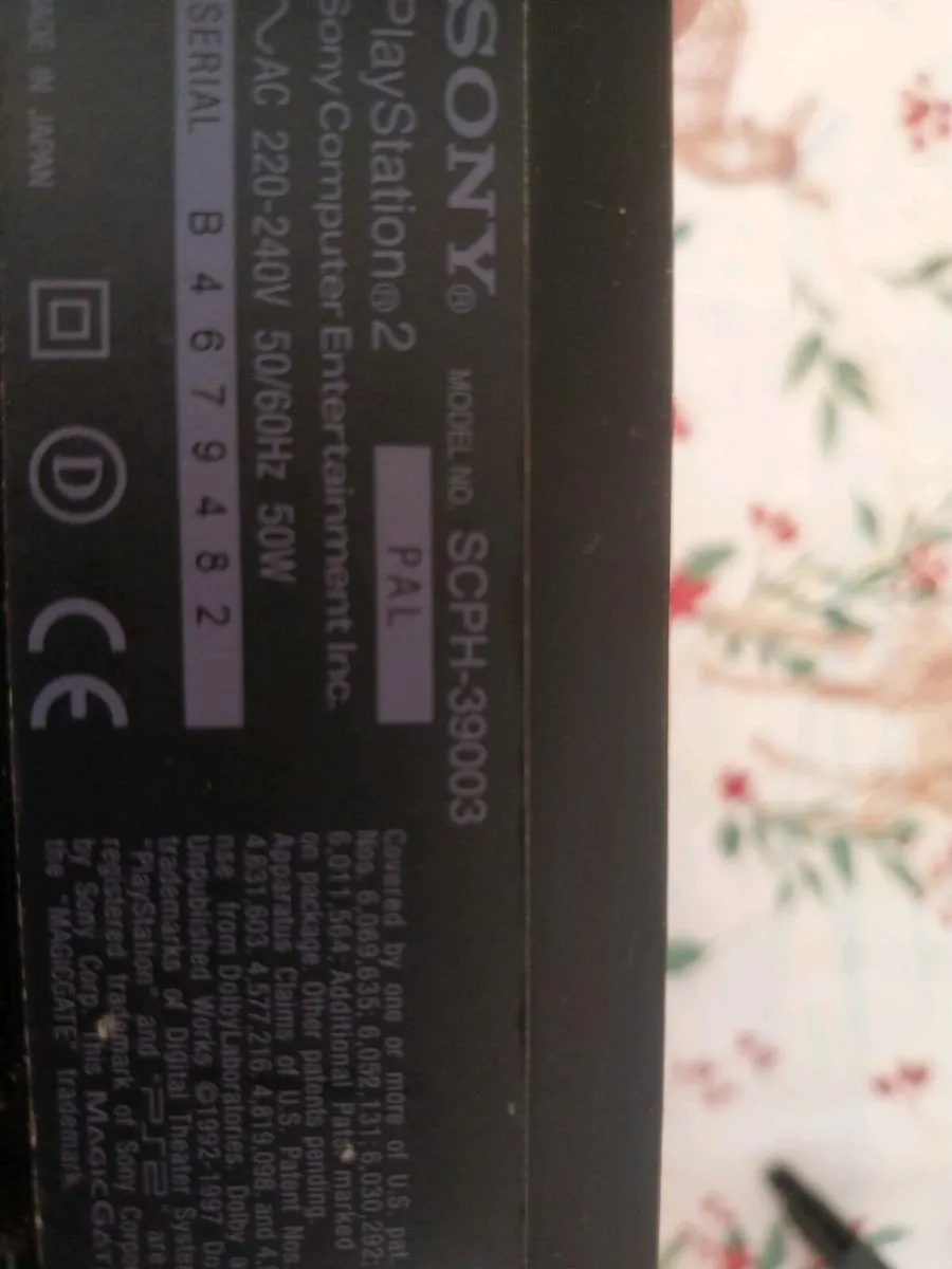 ps2 console + games - Image 4