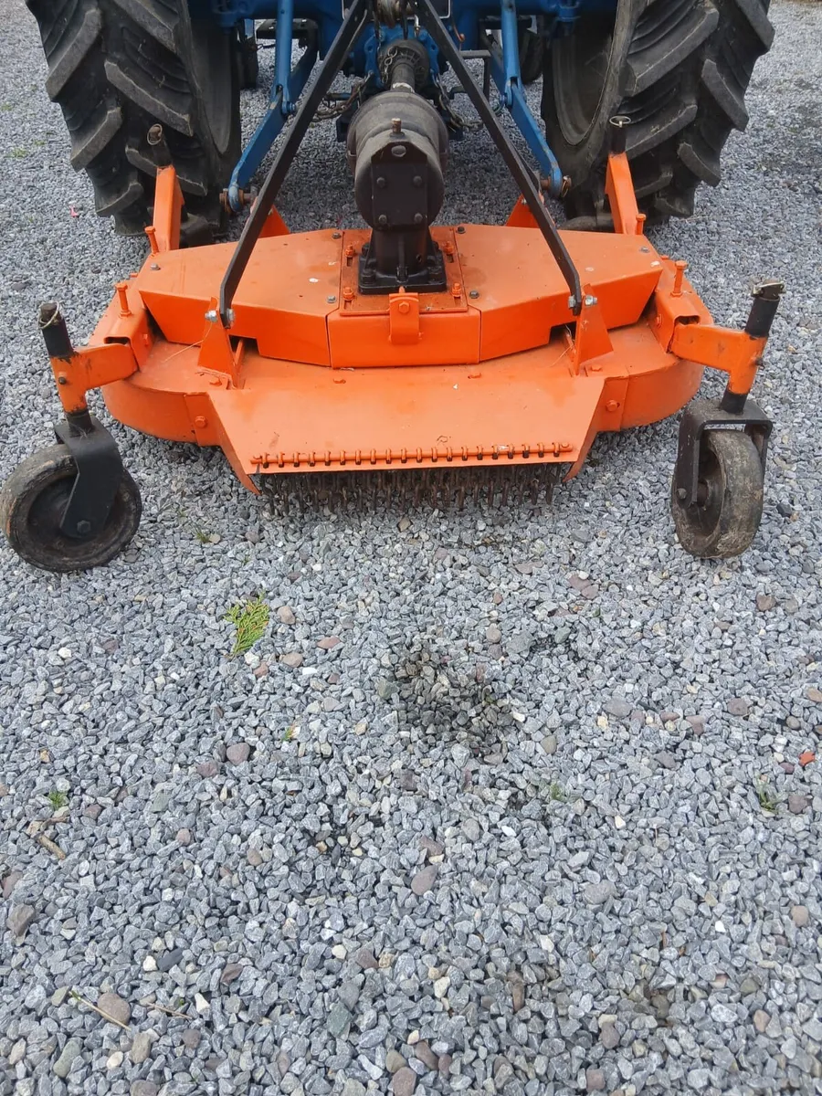 Trailer and finishing mower - Image 4