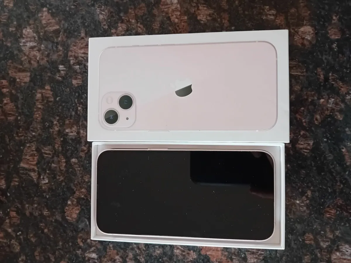 Iphone 13 - Image 3