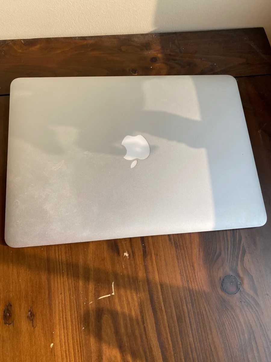 MacBook Air - Image 2