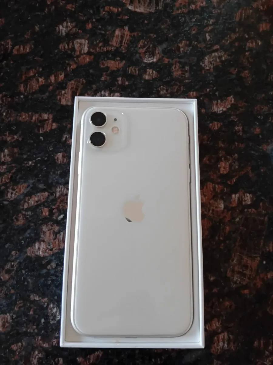 Iphone 11 - Image 2