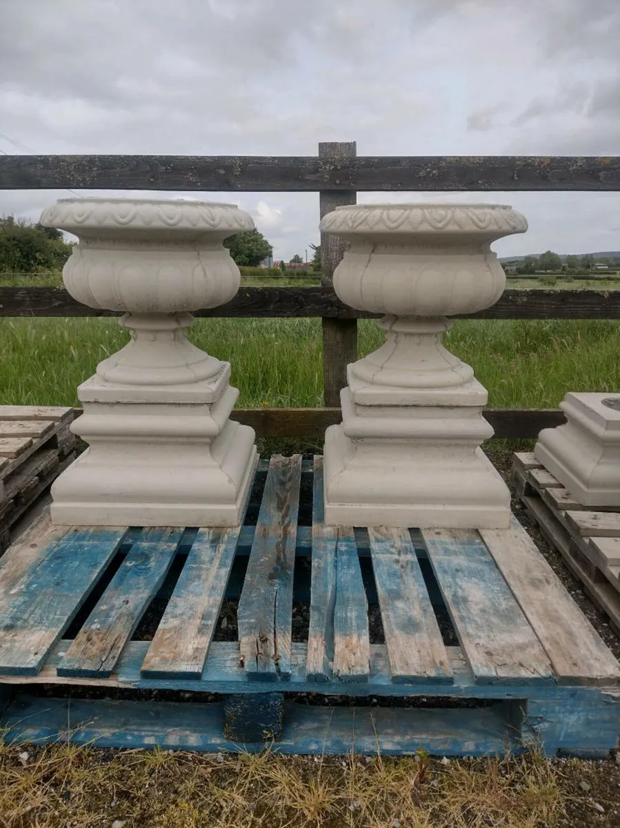 Flower Pots and Planters - Image 2