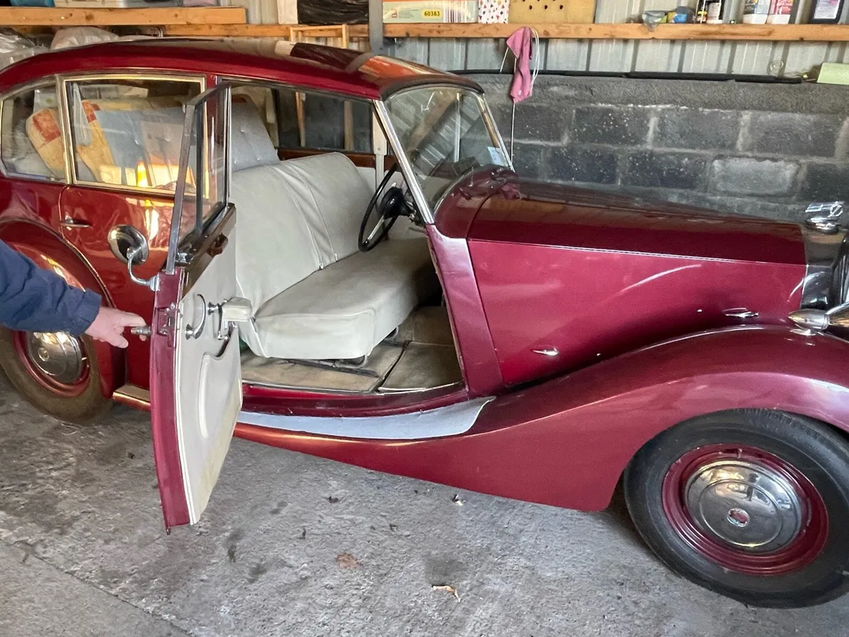1957 Triumph renown - Image 3