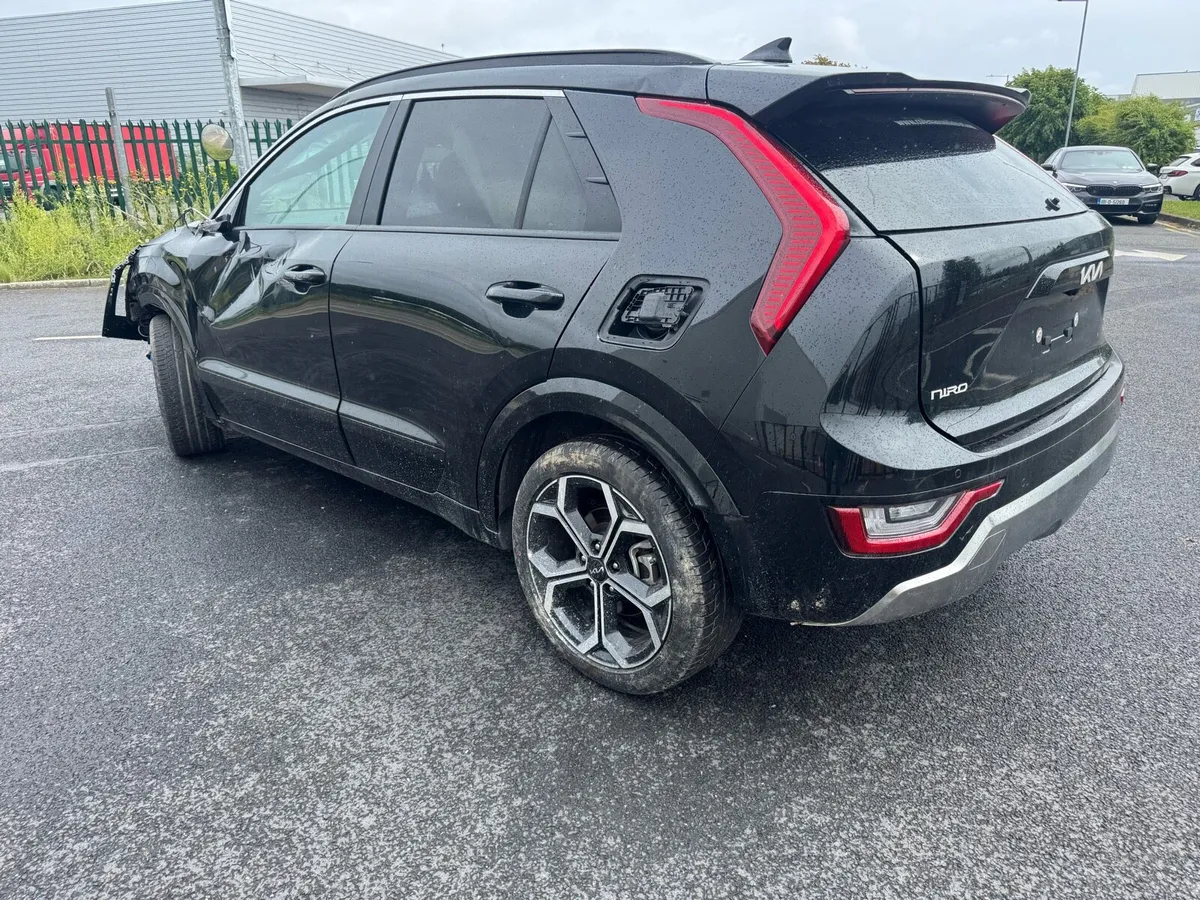 2025 Kia niro hybrid - Image 2
