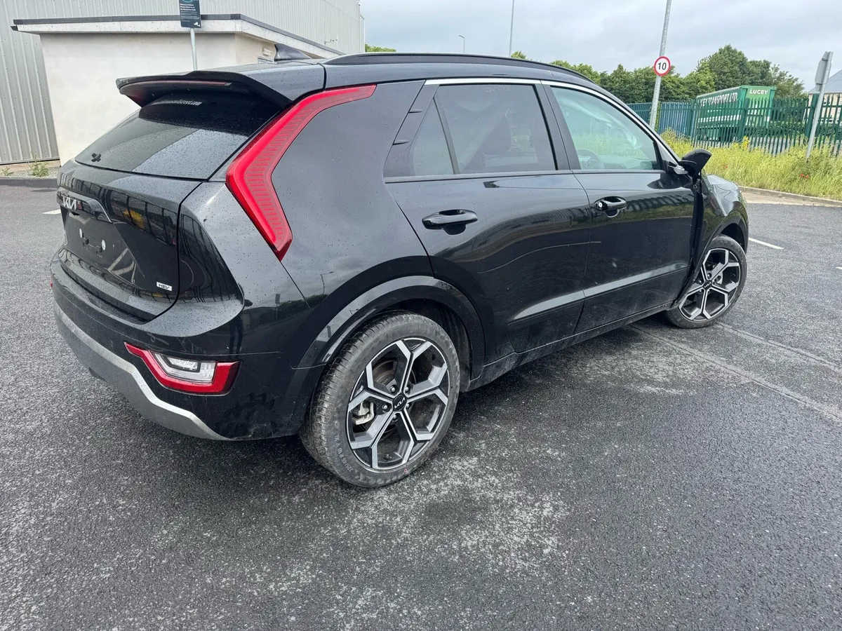 2025 Kia niro hybrid - Image 4