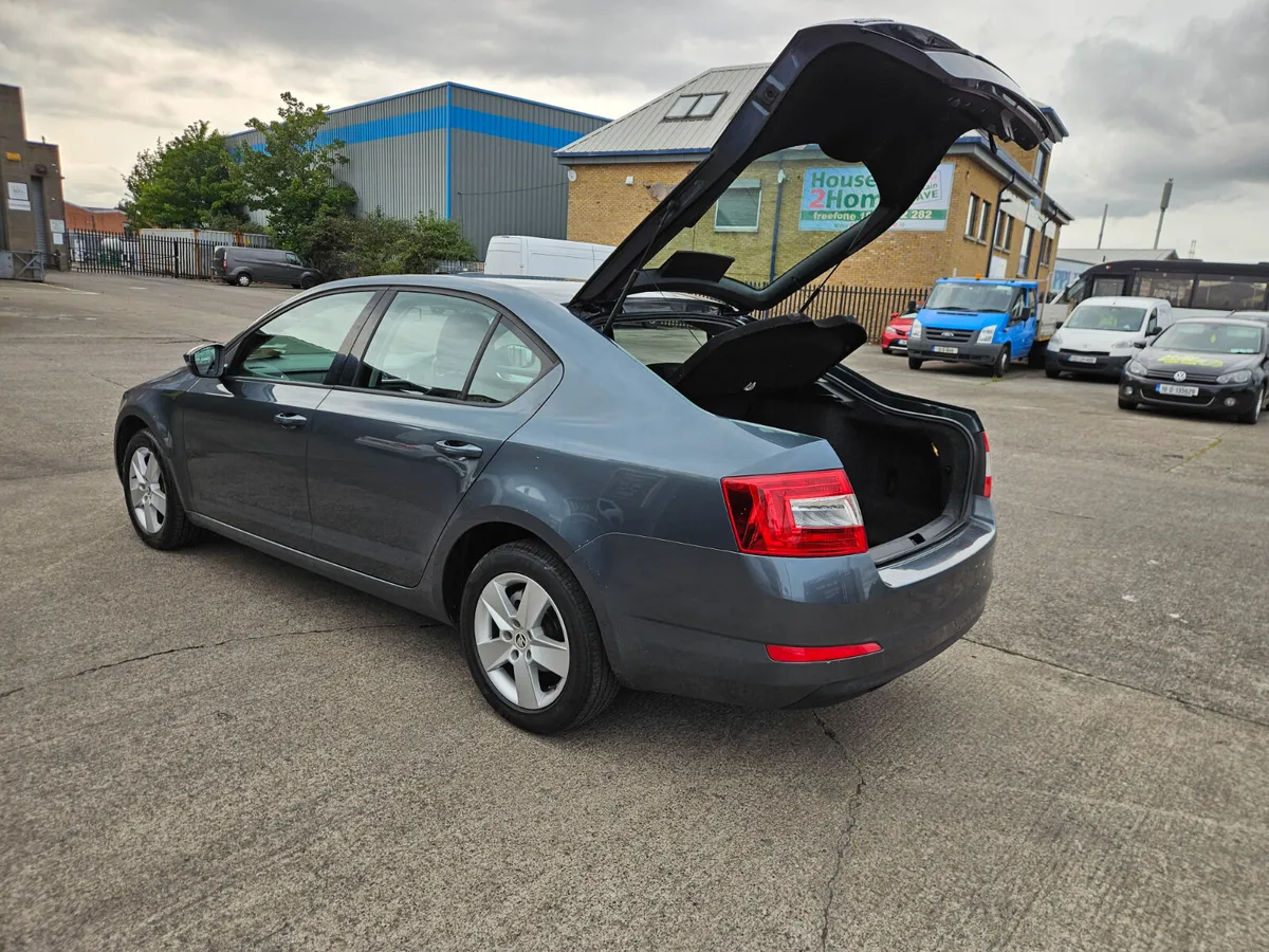Skoda Octavia  1.6 TDI // Automatic - Image 3