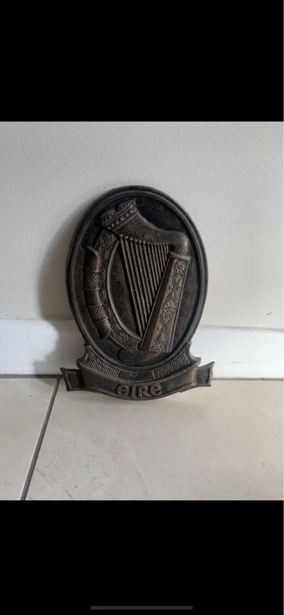 Plaque