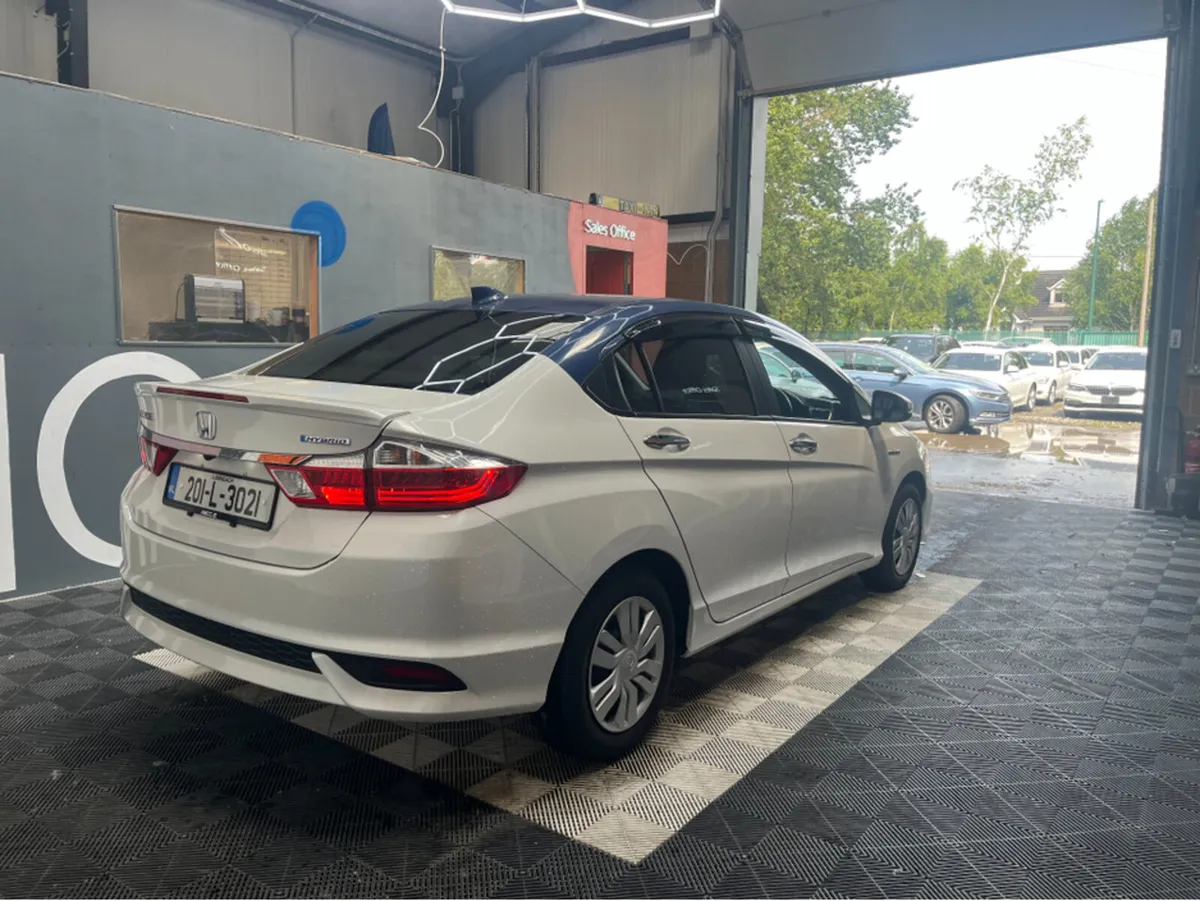 Honda Grace 1.5 PETROL HYBRID / 13k KMs / REVERSE - Image 4