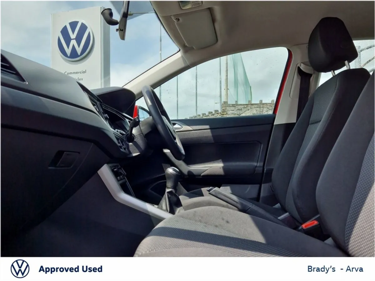 Volkswagen Polo Trendline 1.0 80hp M5F 5DR - Image 4