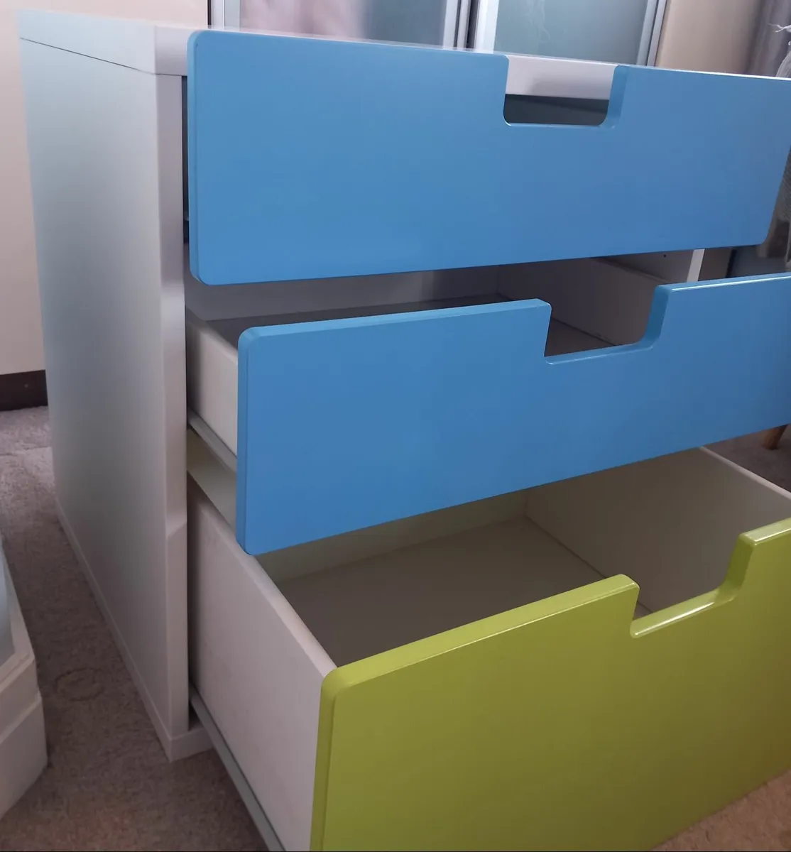 Children's furniture - Image 1