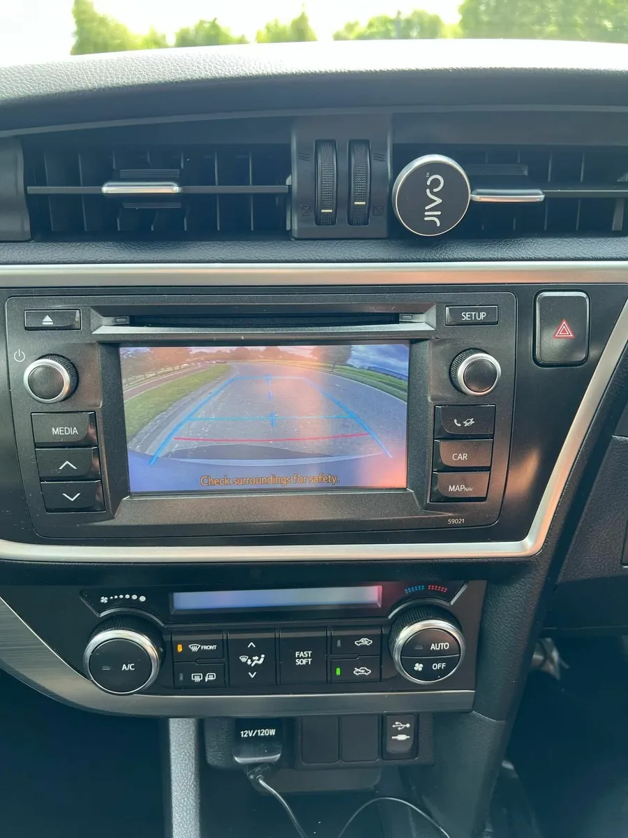 Toyota Auris 2013 - Image 4